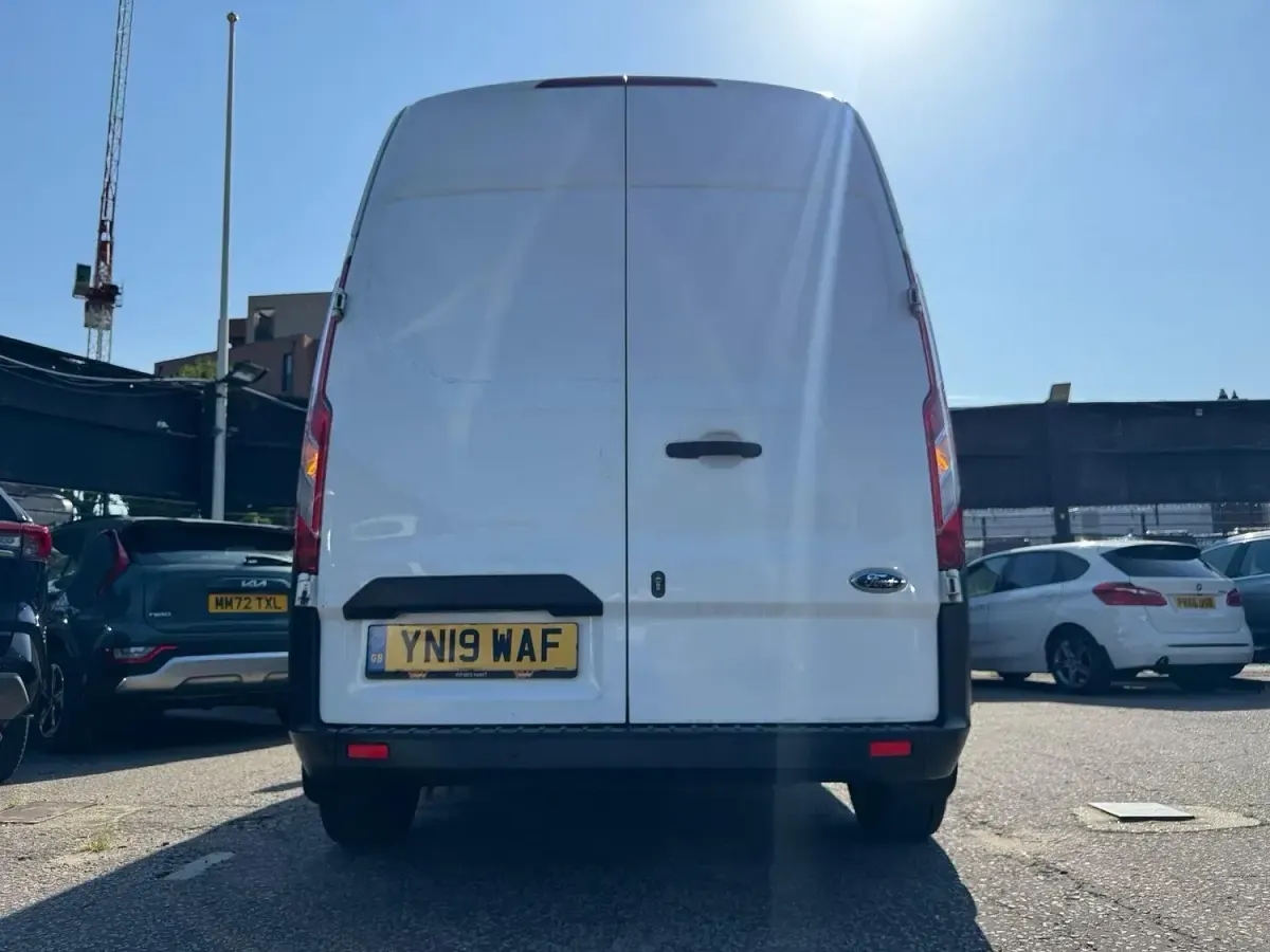 Used Ford Transit Custom 105 HP (77 kW) 2019 White Van