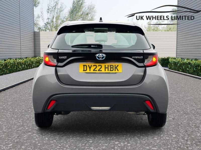 Used Toyota Yaris Hybrid 116 HP (85 kW) 2022 Grey Hatchback