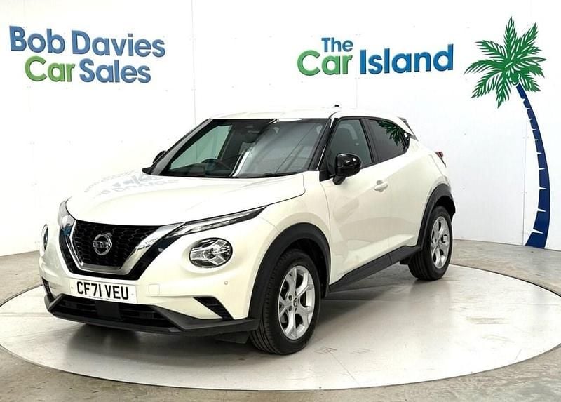 Used Nissan Juke N-Connecta 114 HP (83 kW) 2022 White SUV