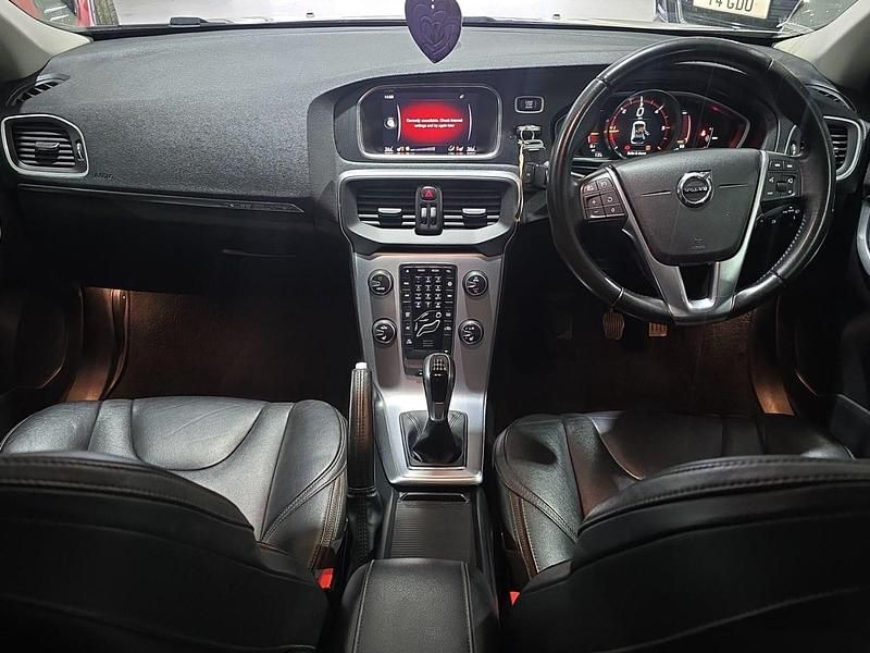 Used Volvo V40 Pro 2017 Gold Hatchback