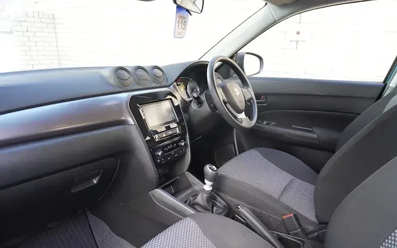 Second-hand Suzuki Vitara 129 CP (94 kW) 2023 Turcoaz SUV