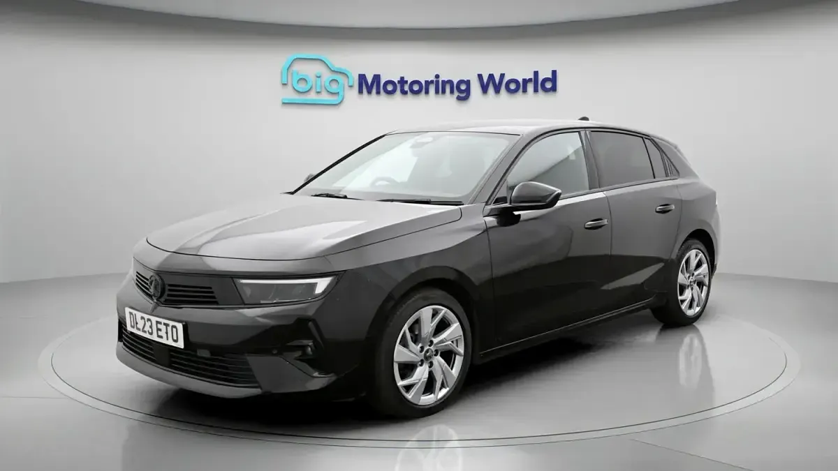Used Vauxhall Astra S 129 HP (94 kW) 2023 Black Hatchback