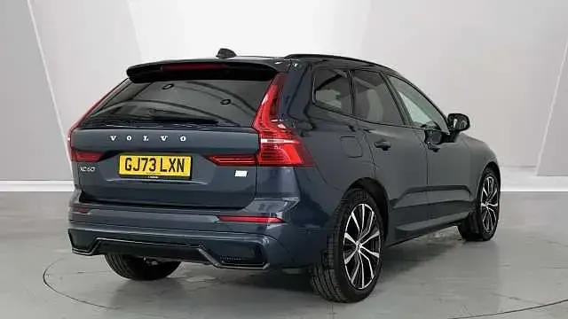Używany Volvo XC60 Ultimate 455 KM (334 kW) 2023 Niebieski SUV