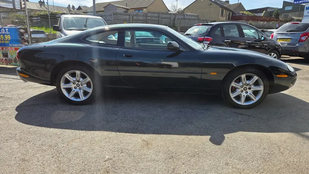 Used Jaguar XK8 2000 Green Sedan
