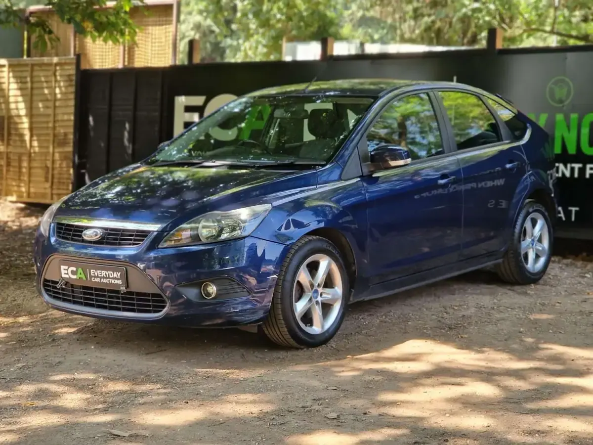 Used Ford Focus Zetec 2010 Blue Hatchback