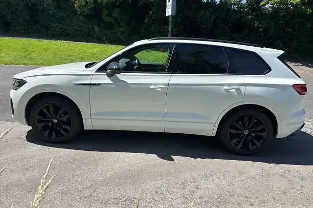 Used VW Touareg Black Edition 286 HP (210 kW) 2021 White SUV