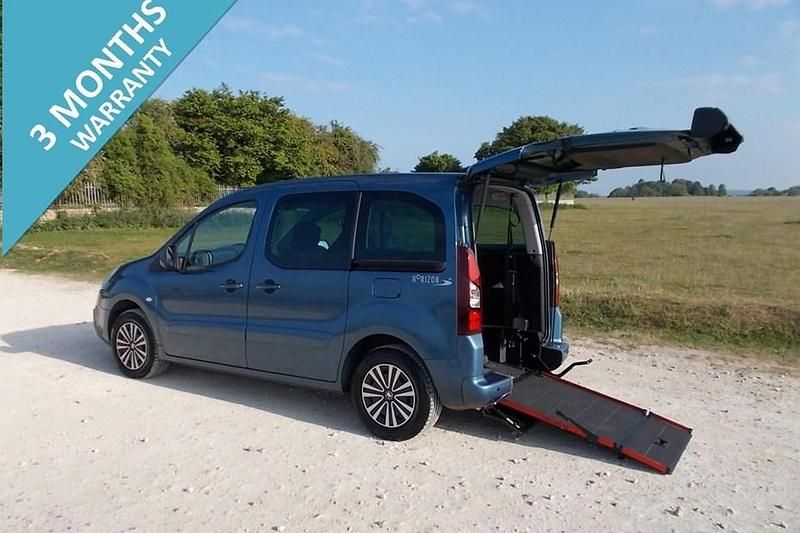 Used Peugeot TePee Allure 100 HP (73 kW) 2016