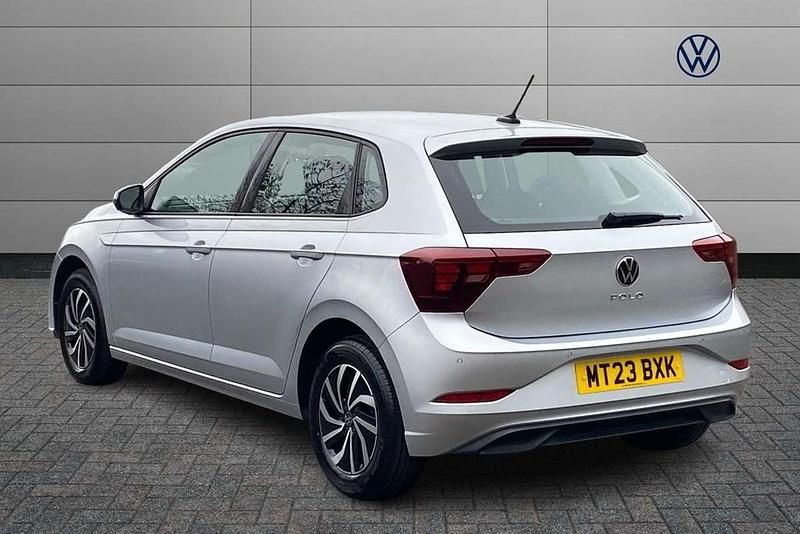 Used VW Polo Life 95 HP (69 kW) 2023 Silver Hatchback