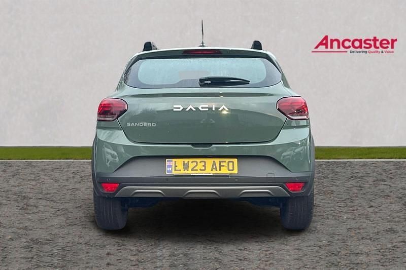 Used Dacia Sandero Journey 90 HP (66 kW) 2023 Green SUV