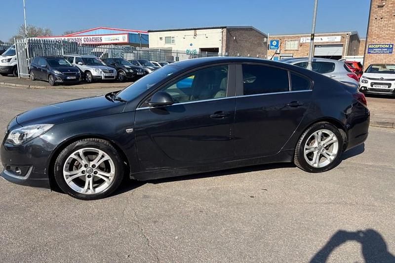 Used Vauxhall Insignia Edition 163 HP (119 kW) 2014 Black Hatchback