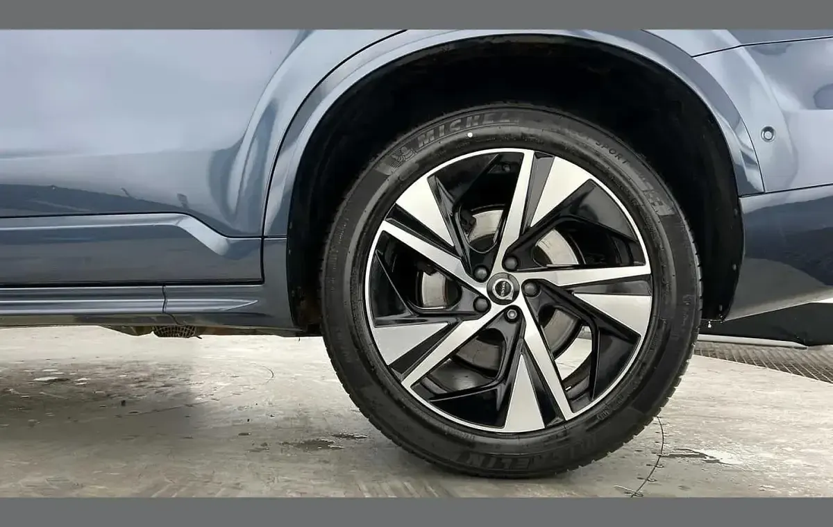 Used Volvo XC90 Plus 235 HP (172 kW) 2022 Blue SUV