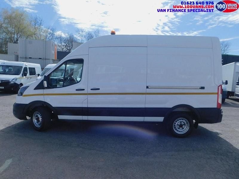 Usado Ford Transit 130 HP (95 kW) 2022 Branco Van