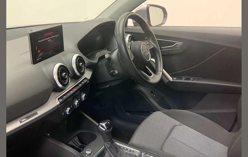 Used Audi Q2 Sport 147 HP (108 kW) 2023 Silver SUV