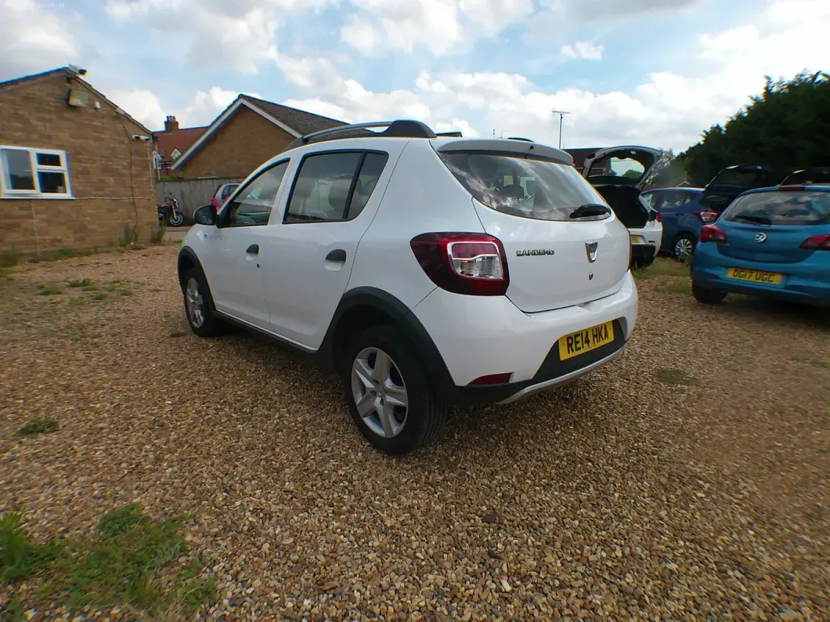 Used Dacia Sandero Ambiance 2014 White Hatchback