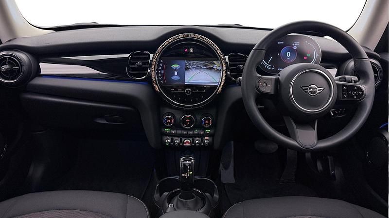 Used Mini Cooper Classic 134 HP (98 kW) 2024 Silver Hatchback