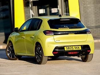 Used Peugeot 208 Allure 101 HP (74 kW) 2025 Yellow Hatchback