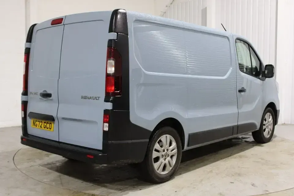 Używany Renault Trafic 2023 Niebieski