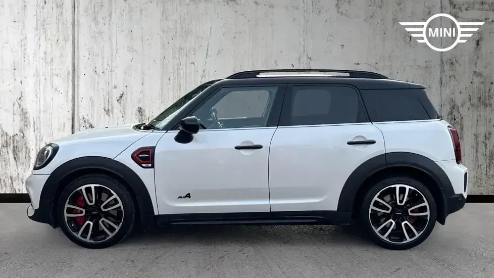 Used Mini John Cooper Works Countryman 306 HP (225 kW) 2022 White SUV
