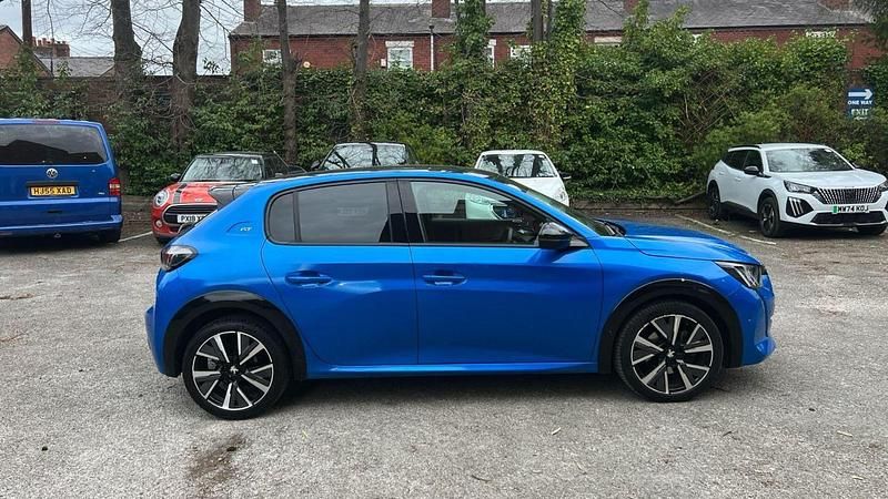 Used Peugeot 208 GT 129 HP (94 kW) 2022 Blue Hatchback
