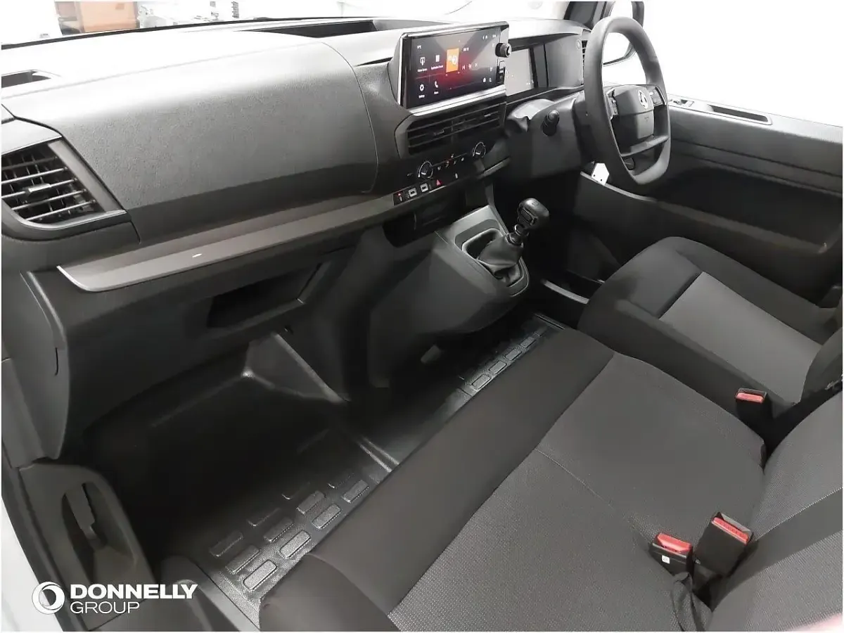 New Vauxhall Vivaro 143 HP (105 kW) 2026 White MPV