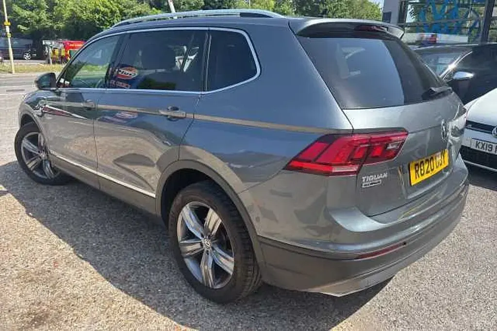 Used VW Tiguan Allspace Match 150 HP (110 kW) 2020 Grey SUV