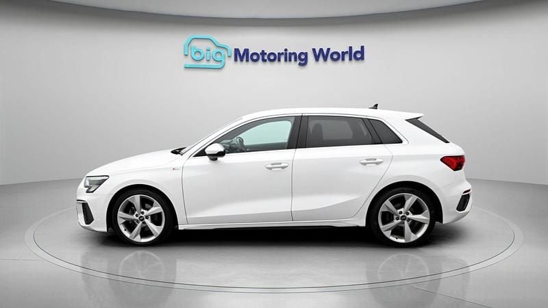 Begagnad Audi A3 S-Line 148 HK (108 kW) 2022 Vit Sedan
