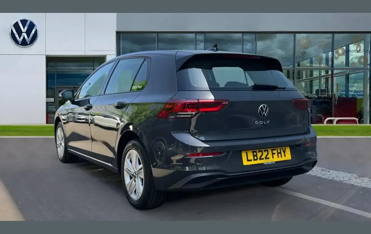 Used VW Golf VIII Life 110 HP (80 kW) 2022 Urano grey Hatchback
