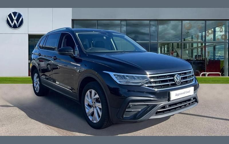 Used VW Tiguan Allspace Life 147 HP (108 kW) 2023 Black SUV
