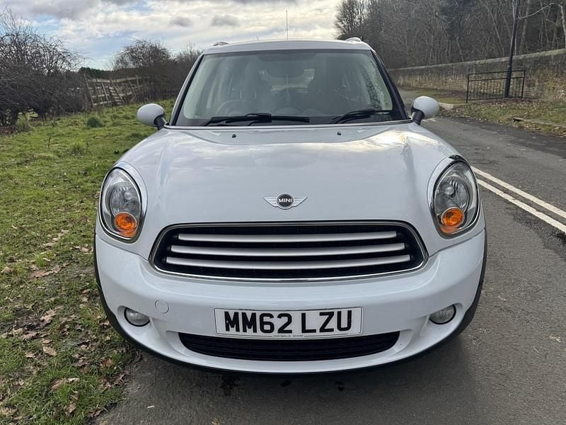 Used Mini Cooper 2013 White Hatchback