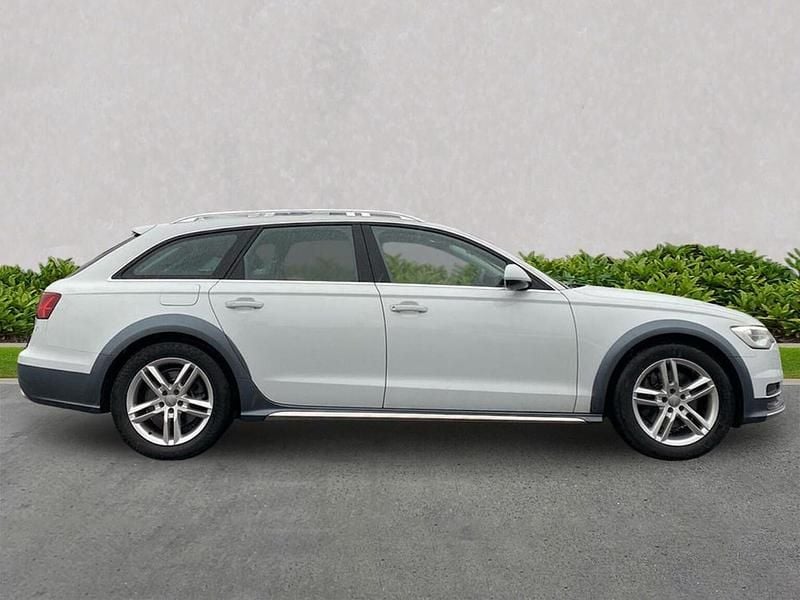 Used Audi A6 Allroad Business 2015 White Estate