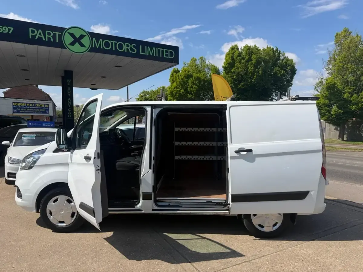 Usado Ford Transit Custom Trend 105 HP (77 kW) 2021 Branco Van