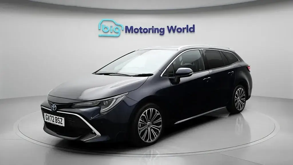 Used Toyota Corolla 140 HP (102 kW) 2023 Blue Estate