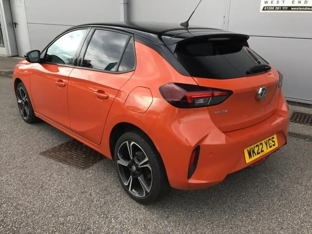 Używany Vauxhall Corsa Edition 99 KM (72 kW) 2022 Pomarańczowy Hatchback