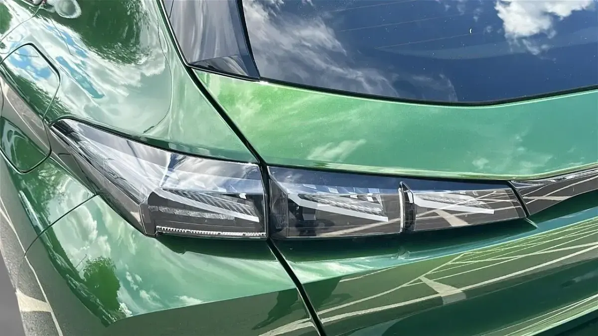 Used Peugeot 308 GT 178 HP (130 kW) 2024 Green Hatchback