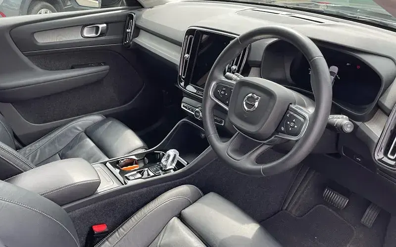 Used Volvo XC40 Plus 163 HP (119 kW) 2026 SUV