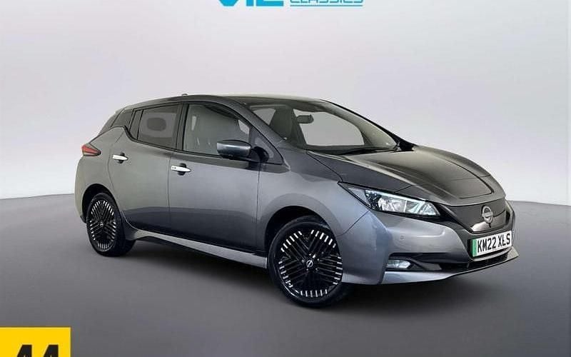 Begagnad Nissan Leaf N-Connecta 160 kW (218 HK) 2022 Halvkombi