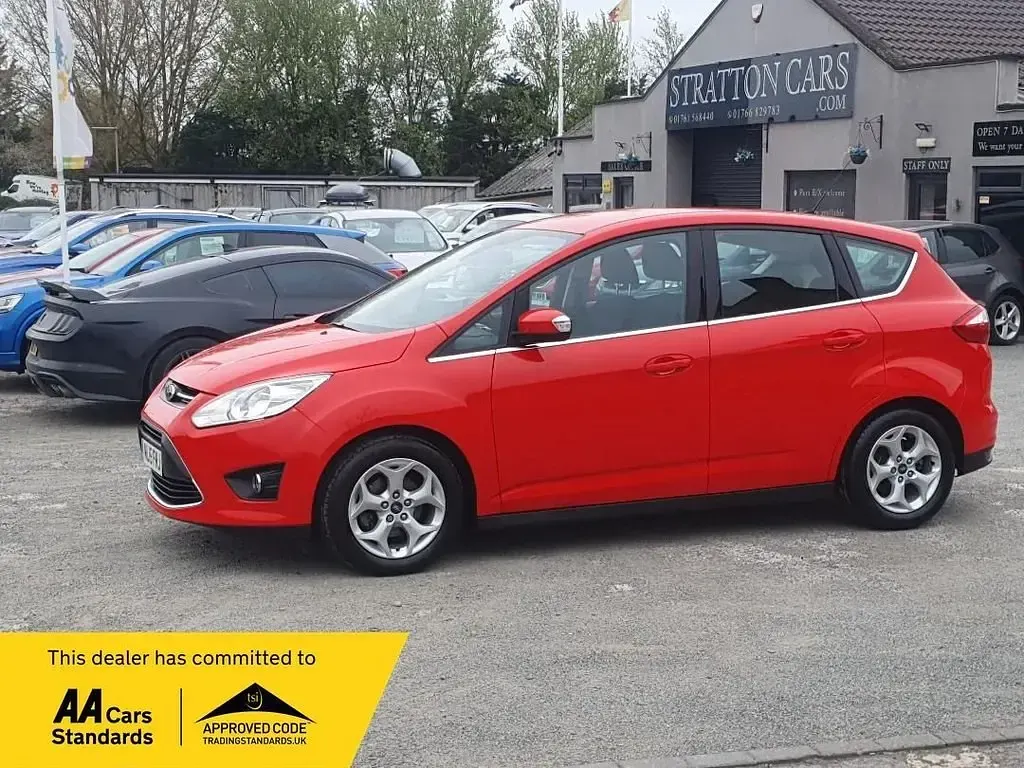 Begagnad Ford C-MAX Zetec 115 HK (84 kW) 2015 Röd Minibuss