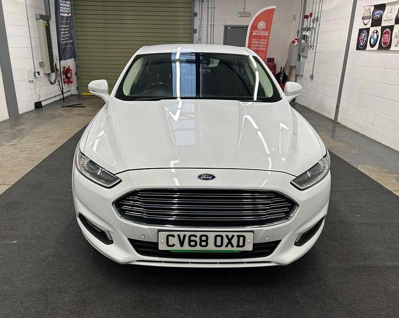 Used Ford Mondeo Zetec 150 HP (110 kW) 2018 White Hatchback