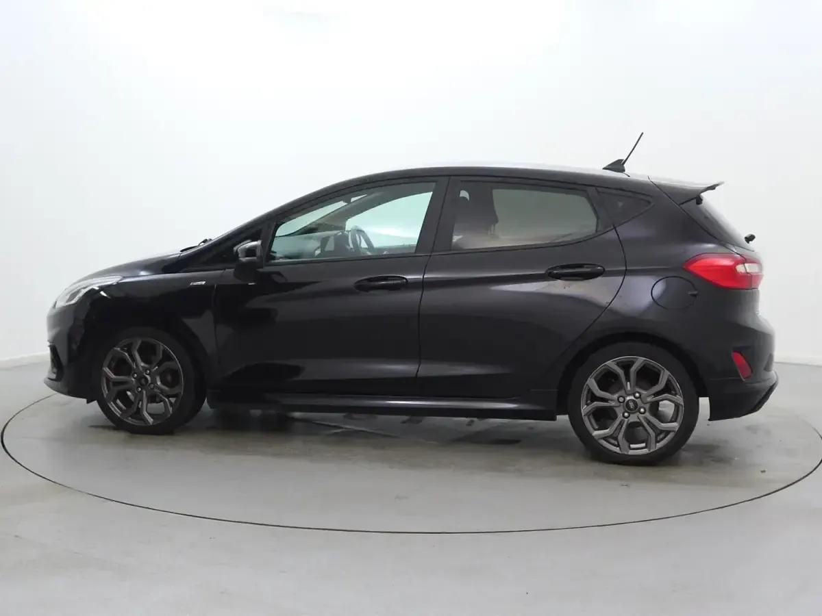 Usado Ford Fiesta ST-Line 95 HP (69 kW) 2021 Preto Citadino