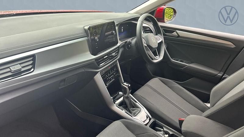 Used VW T-Roc Match 150 HP (110 kW) 2024 Kings red SUV