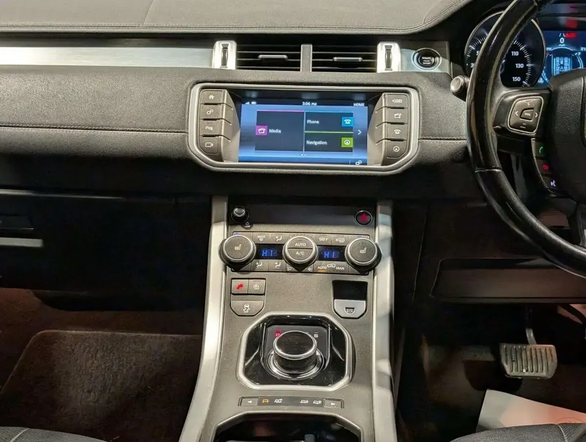 Used Land Rover Range Rover evoque SE 177 HP (130 kW) 2018 Black Estate