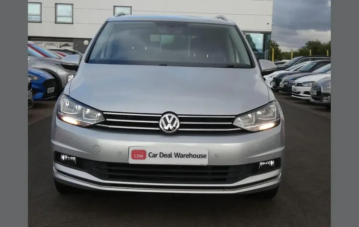 Used VW Touran SEL 150 HP (110 kW) 2017 Silver MPV