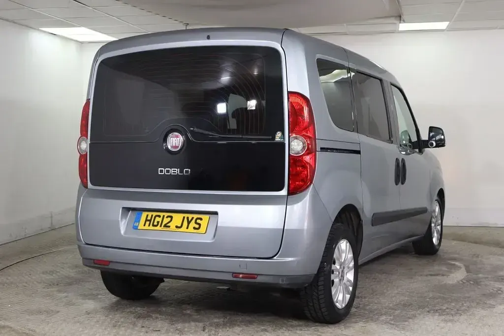Used Fiat Doblò S 105 HP (77 kW) 2012 Grey MPV
