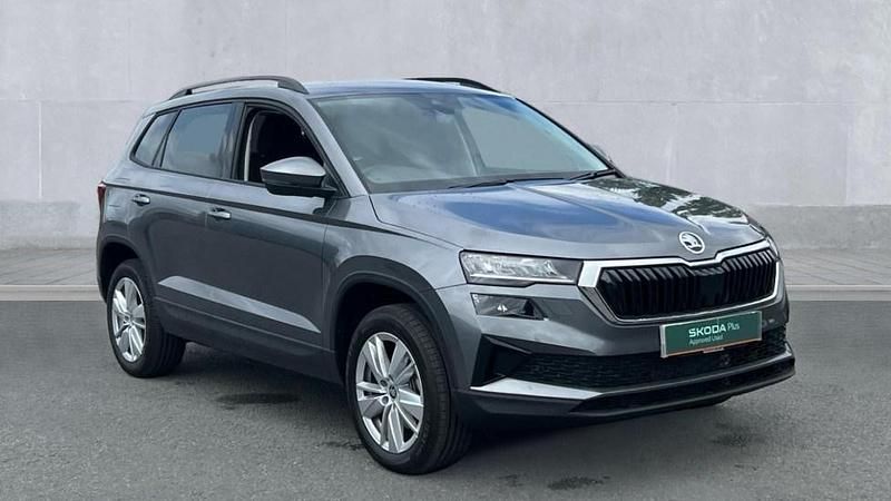 Metallic graphite grey Used 2025 Skoda Karoq SE SUV | £27,880 (Expensive) - Image 1/4
