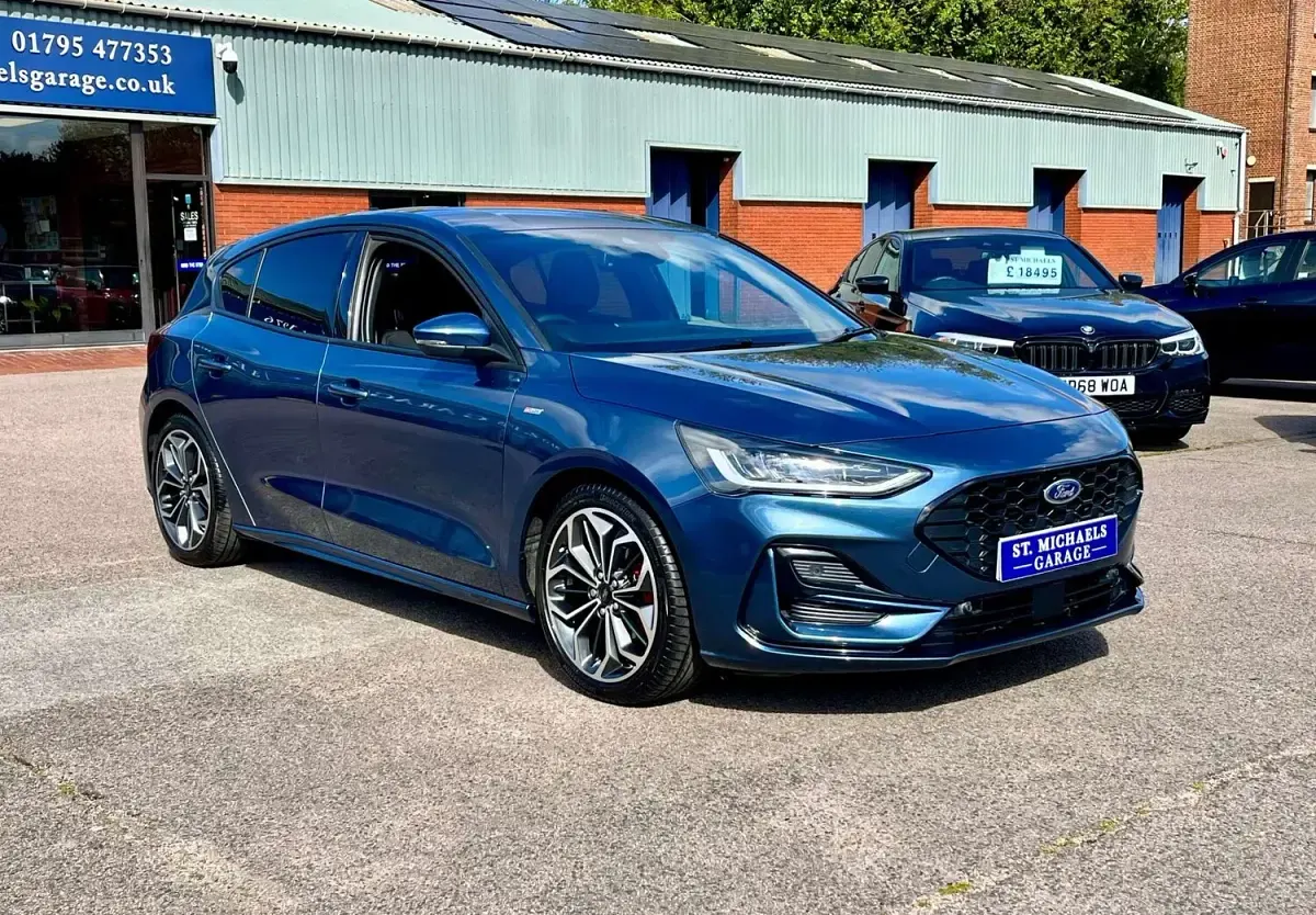 Used Ford Focus ST-Line X 120 HP (88 kW) 2023 Blue Hatchback