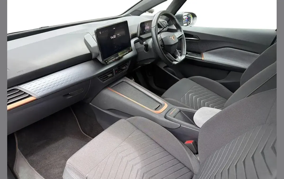Used Cupra Born 150 kW (204 HP) 2024 Geyser silver Hatchback