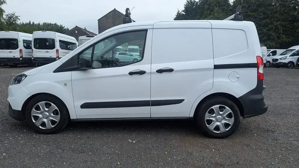 Used Ford Transit Courier Trend 100 HP (73 kW) 2019 White Van