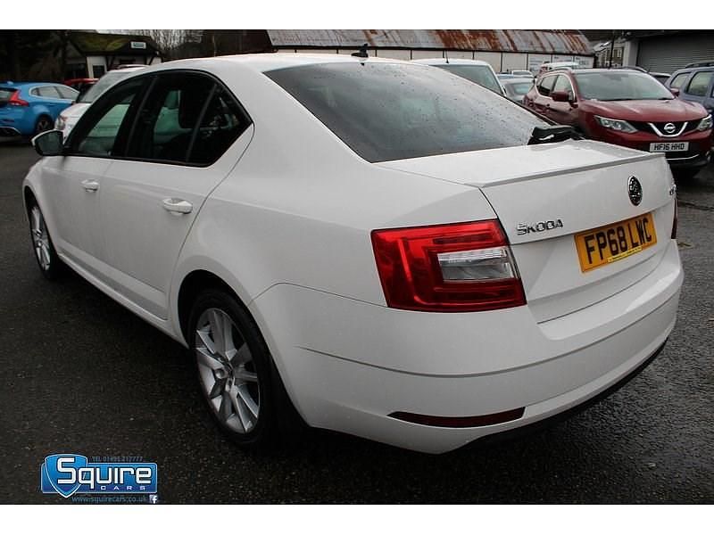 Used Skoda Octavia SE L 150 HP (110 kW) 2019 White Hatchback