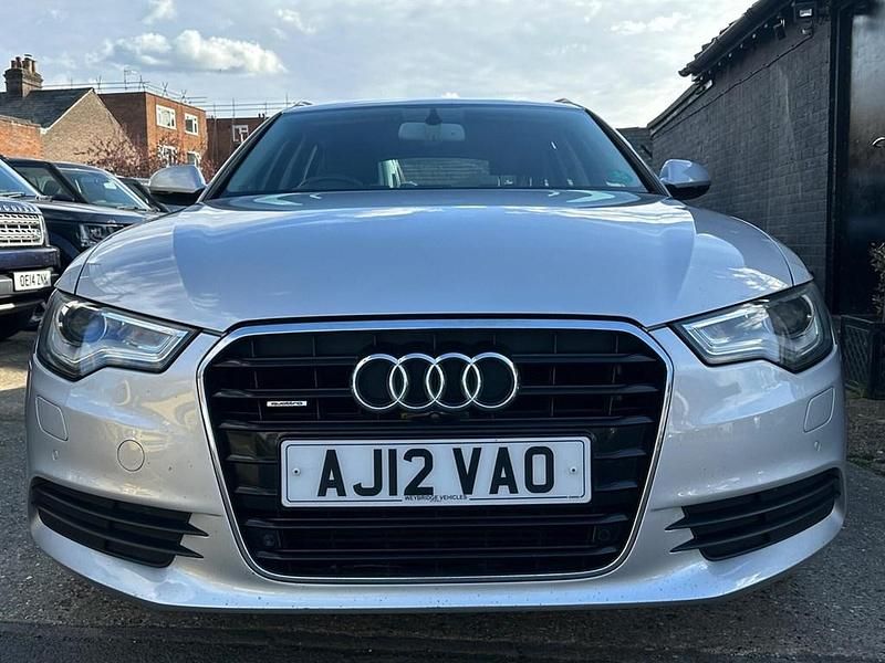 Usado Audi A6 Design 313 HP (230 kW) 2012 Prateado Carrinha