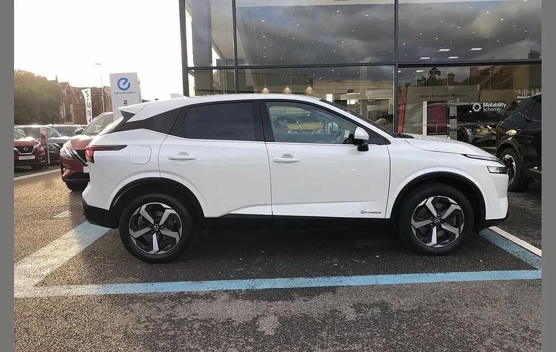 Used Nissan Qashqai N-Connecta 187 HP (137 kW) 2023 White SUV